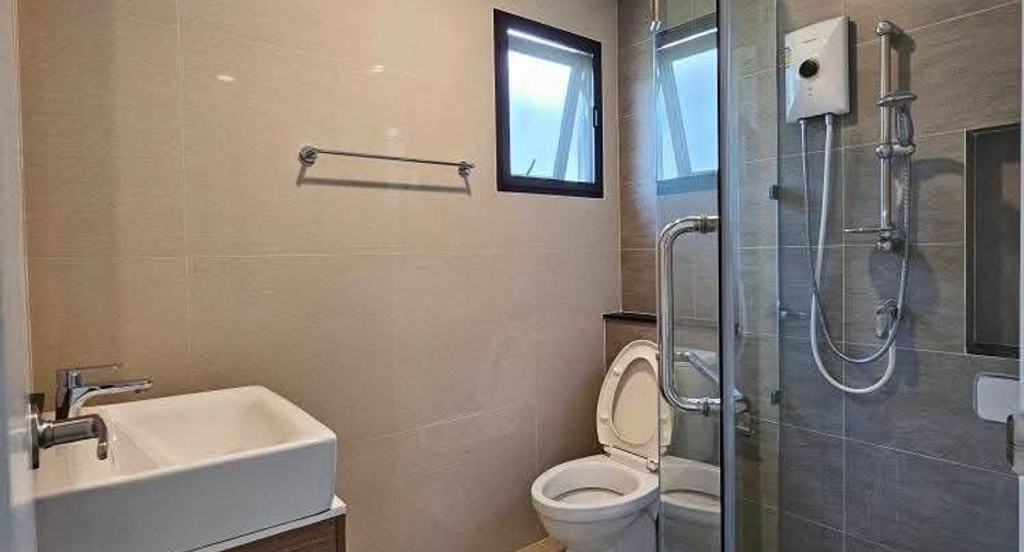 For rent 4 bedrooms house in Mueang Nonthaburi, Nonthaburi