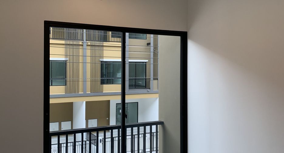 For sale 4 bedrooms townhouse in Bang Bua Thong, Nonthaburi
