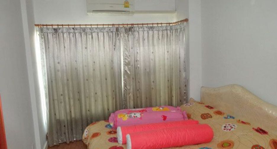 Casa adosada en venta de 3 habitaciones en Bang Bua Thong, Nonthaburi