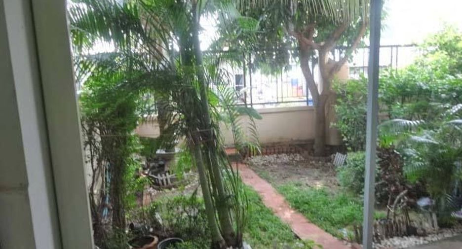 Casa adosada en venta de 3 habitaciones en Bang Bua Thong, Nonthaburi