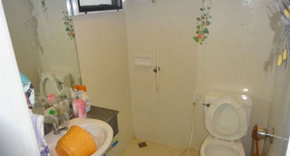 Casa adosada en venta de 3 habitaciones en Bang Bua Thong, Nonthaburi