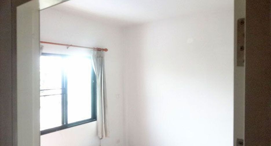Casa adosada en venta de 3 habitaciones en Bang Bua Thong, Nonthaburi