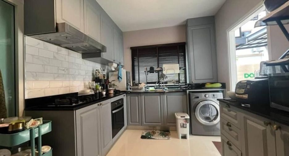 For rent 4 bedrooms house in Pak Kret, Nonthaburi