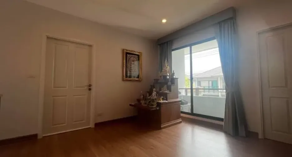 For rent 4 bedrooms house in Pak Kret, Nonthaburi