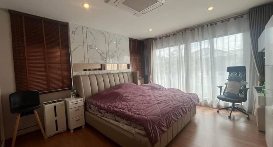 For rent 4 bedrooms house in Pak Kret, Nonthaburi