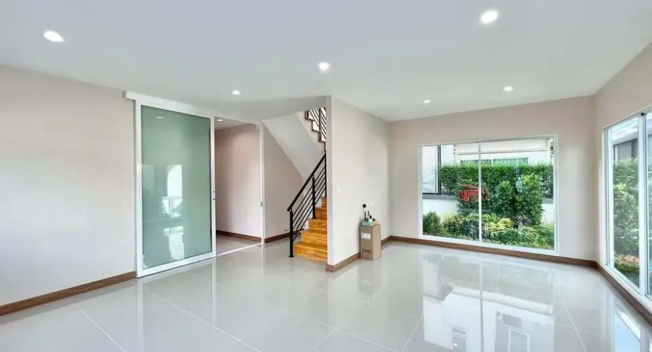 Casa en venta de 3 habitaciones en Thanyaburi, Pathum Thani