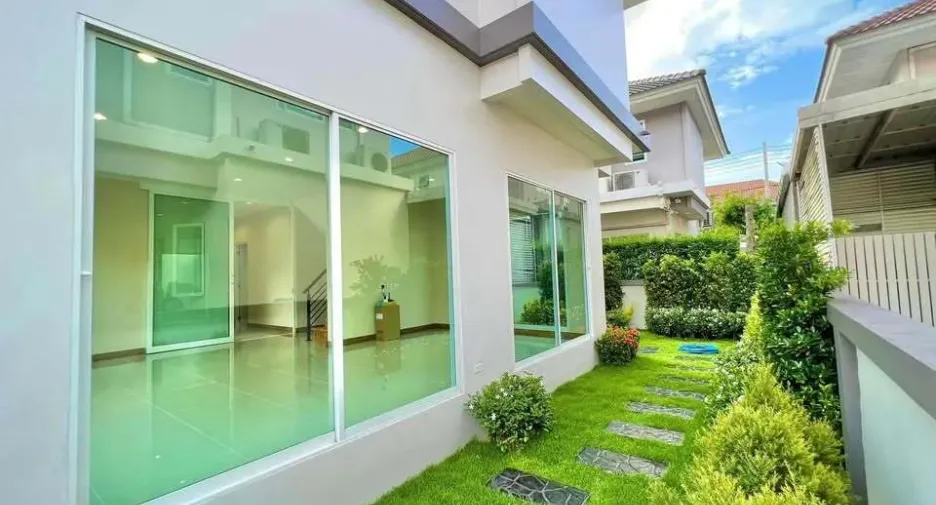 Casa en venta de 3 habitaciones en Thanyaburi, Pathum Thani