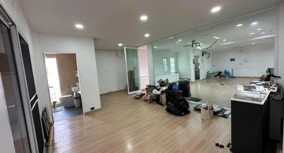 出售 公寓 独立屋 在 Mueang Nonthaburi, Nonthaburi