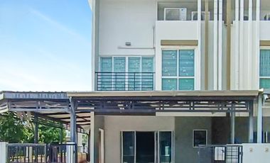 For sale 3 bedrooms townhouse in Mueang Nonthaburi, Nonthaburi