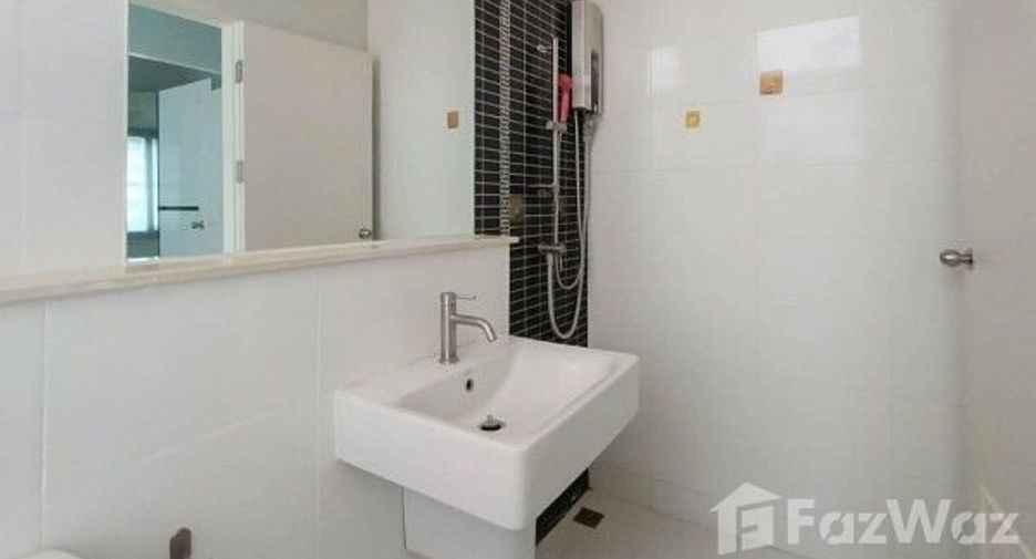 For sale 3 bedrooms townhouse in Mueang Nonthaburi, Nonthaburi