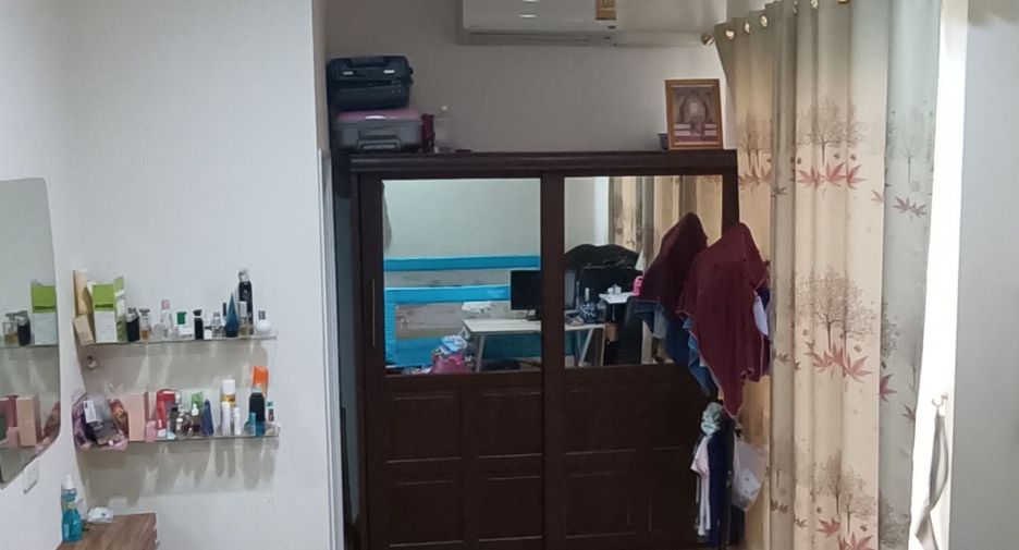 For sale 4 bedrooms townhouse in Pak Kret, Nonthaburi