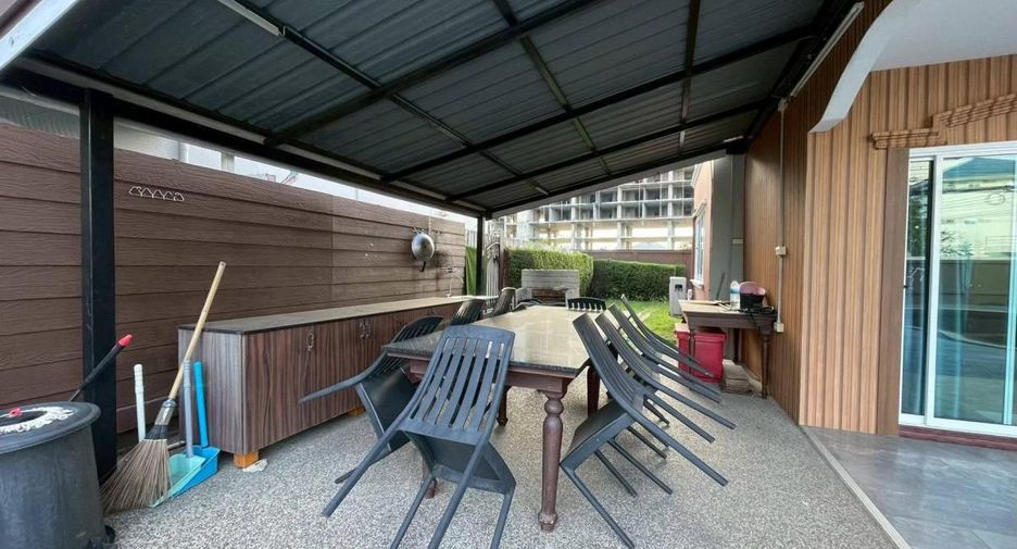 Haus zum Kauf mit 5 Zimmer in Bang Lamung, Chonburi
