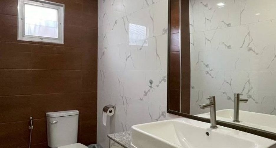 Haus zum Kauf mit 5 Zimmer in Bang Lamung, Chonburi