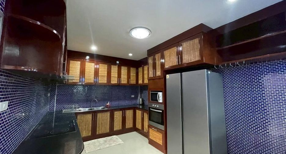 Haus zum Kauf mit 5 Zimmer in Bang Lamung, Chonburi