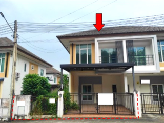 À vendre 3 chambres maison de ville à Pluak Daeng, Rayong