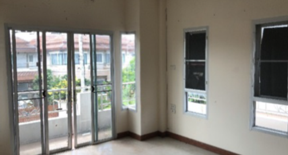 For sale 3 bedrooms house in Mueang Nakhon Ratchasima, Nakhon Ratchasima
