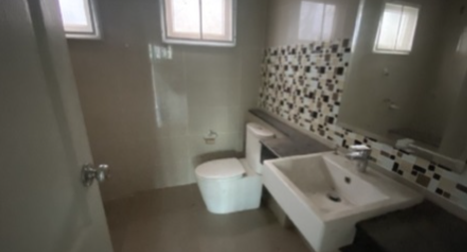 For sale 4 bedrooms house in Mueang Nakhon Ratchasima, Nakhon Ratchasima