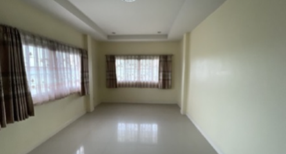 Haus zum Kauf mit 4 Zimmer in Mueang Nakhon Ratchasima, Nakhon Ratchasima