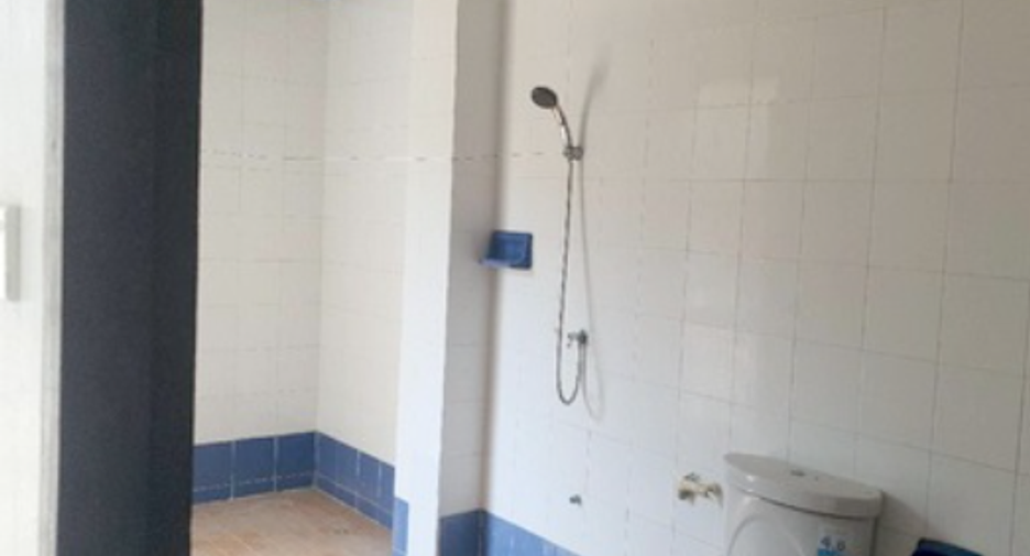 Casa adosada en venta de 4 habitaciones en Si Racha, Chonburi