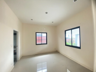 À vendre 3 chambres maison à Pluak Daeng, Rayong