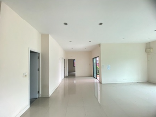 À vendre 3 chambres maison à Pluak Daeng, Rayong