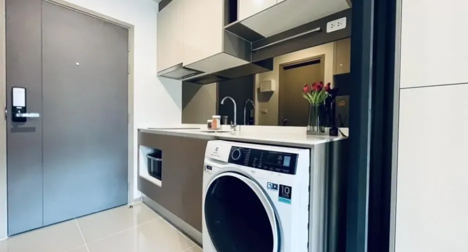 For rent 1 bed condo in Huai Khwang, Bangkok