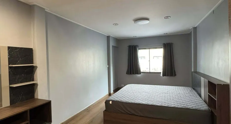 For rent 3 bedrooms house in Mueang Samut Prakan, Samut Prakan