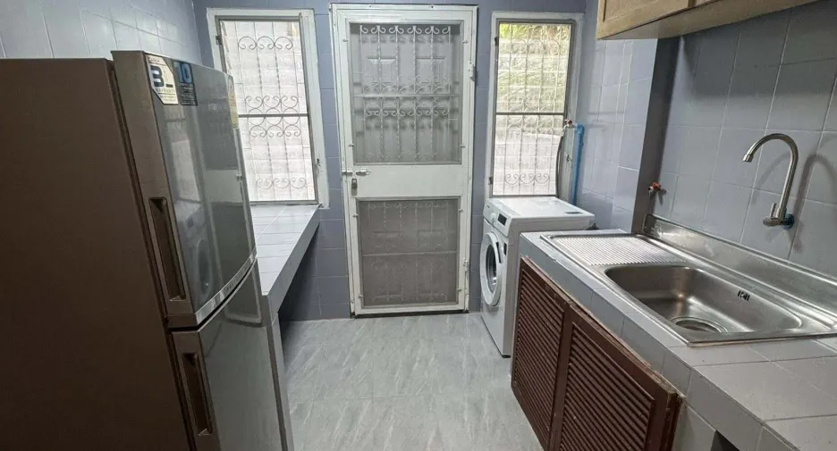 For rent 3 bedrooms house in Mueang Samut Prakan, Samut Prakan