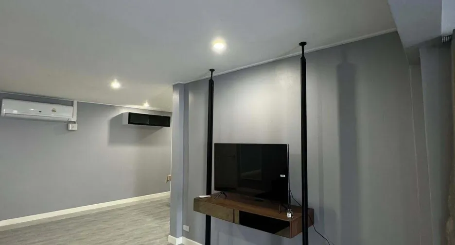 For rent 3 bedrooms house in Mueang Samut Prakan, Samut Prakan