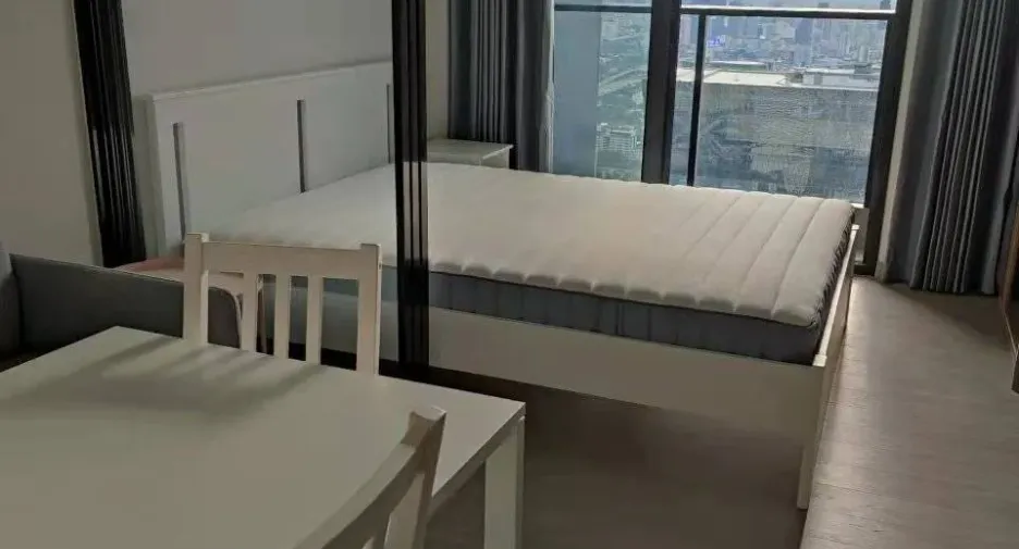 For rent studio condo in Huai Khwang, Bangkok