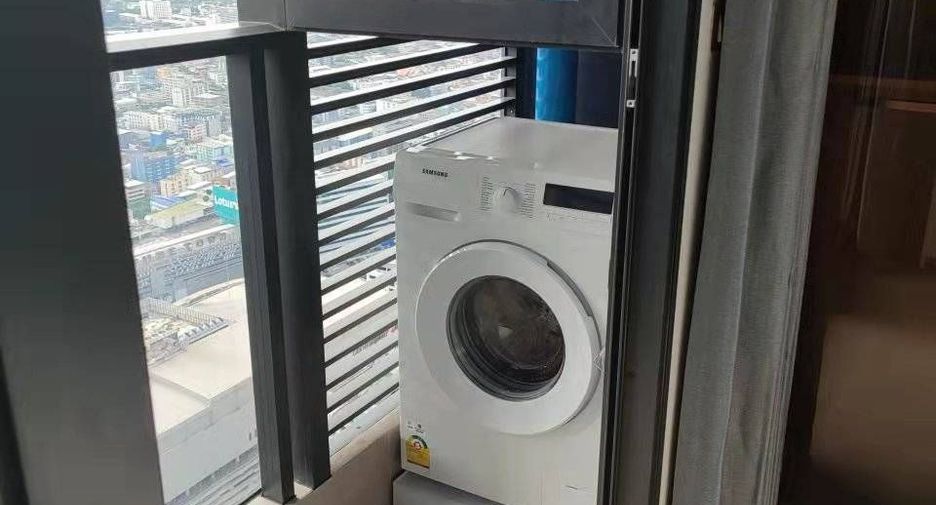 For rent studio condo in Huai Khwang, Bangkok