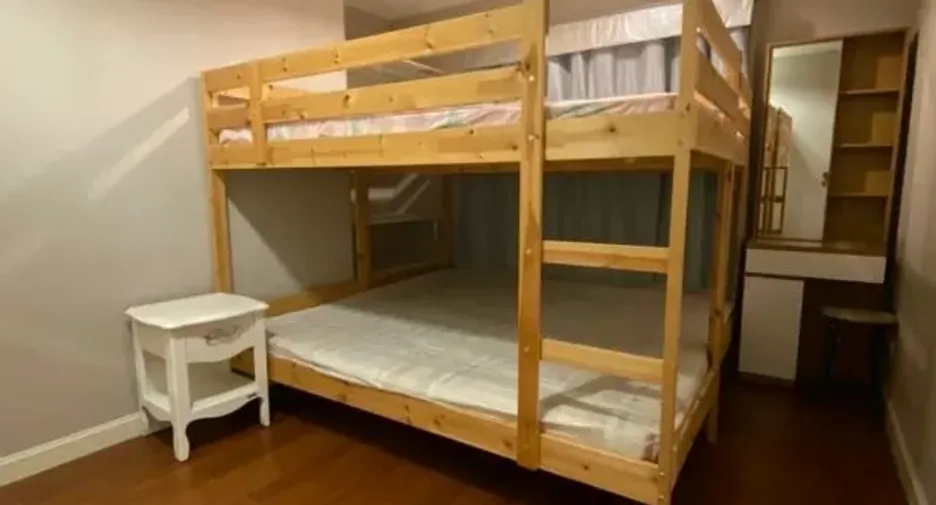 For rent 2 bedrooms condo in Huai Khwang, Bangkok