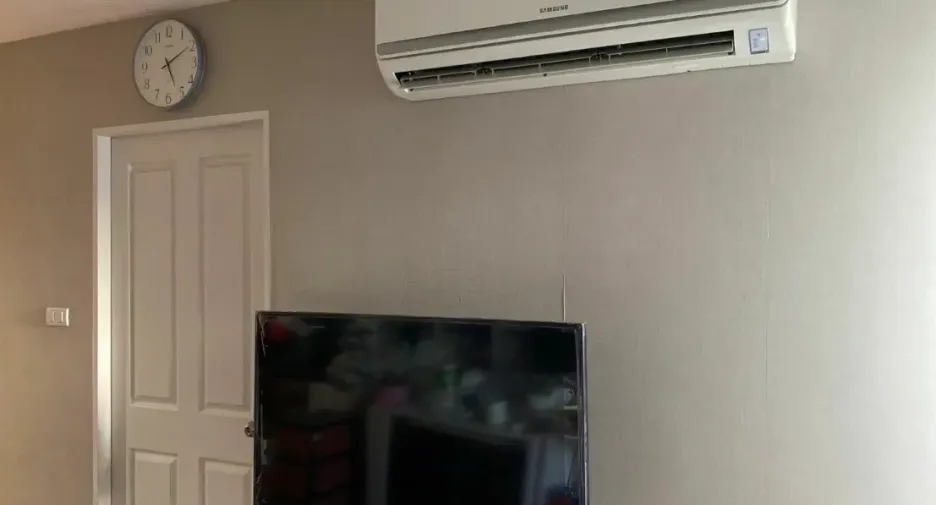 For rent 2 bedrooms condo in Huai Khwang, Bangkok