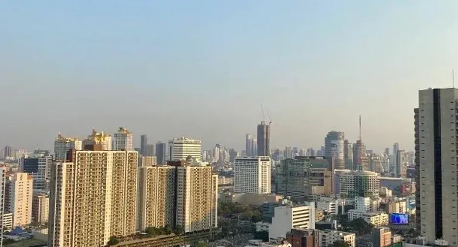For rent 2 bedrooms condo in Huai Khwang, Bangkok