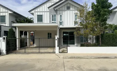 Haus zur Miete mit 5 Zimmer in Bang Phli, Samut Prakan