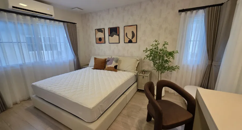 Аренда 5 спальни дом в Bang Phli, Самутпракан