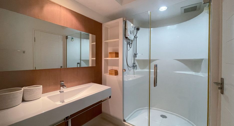 À louer 2 chambres appartement à Khlong San, Bangkok