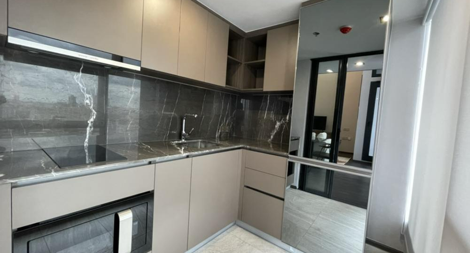 For rent 1 bed condo in Ratchathewi, Bangkok