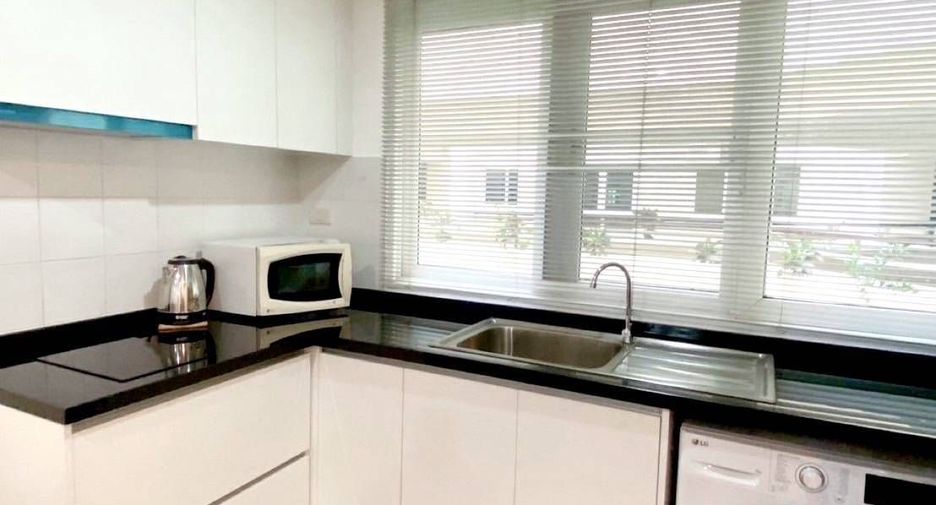 For rent 1 bed condo in Yan Nawa, Bangkok