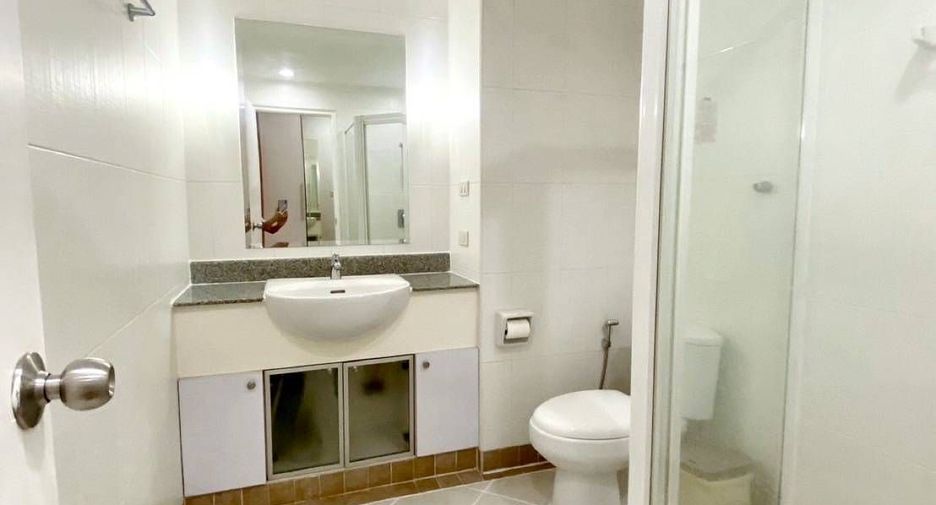 For rent 1 bed condo in Yan Nawa, Bangkok
