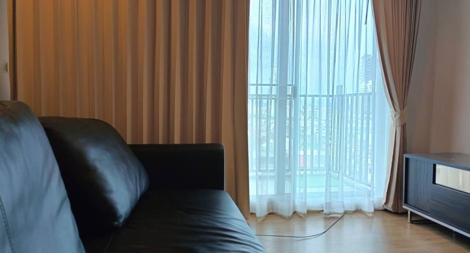 Condo en alquiler de 2 habitaciones en Yan Nawa, Bangkok