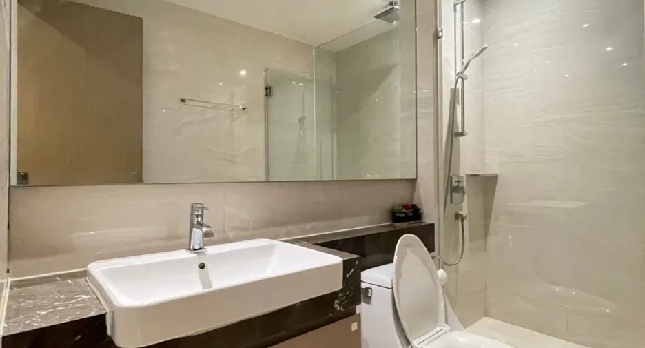 Wohnung zur Miete mit 2 Zimmer in Bang Rak, Bangkok