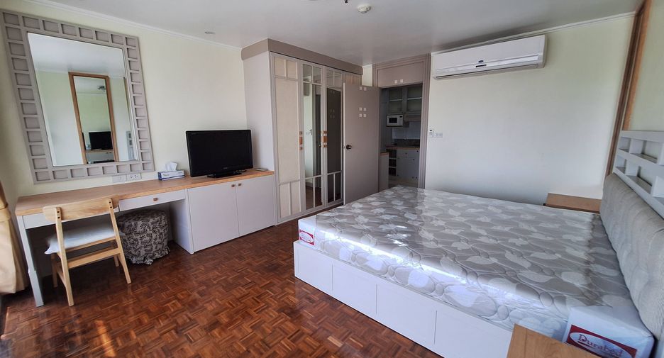 For rent 1 bed condo in Watthana, Bangkok
