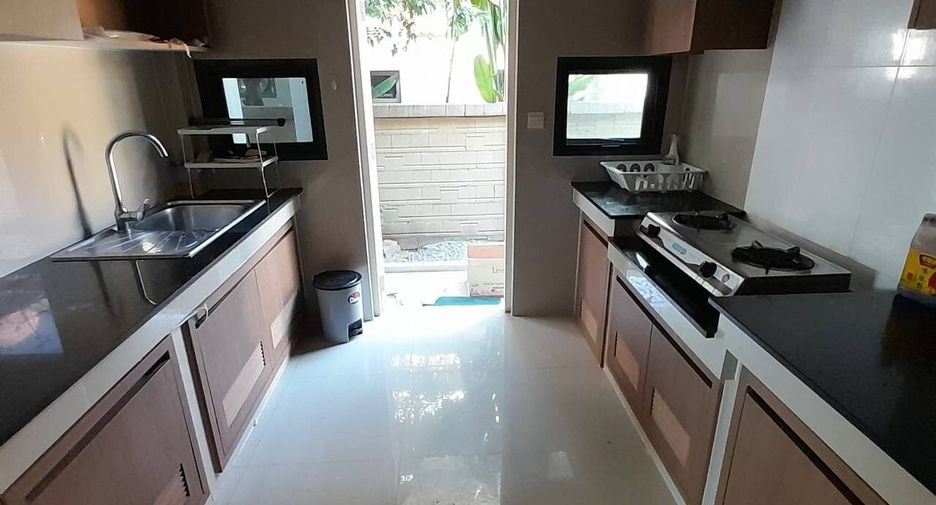 For rent 4 bedrooms house in Prawet, Bangkok