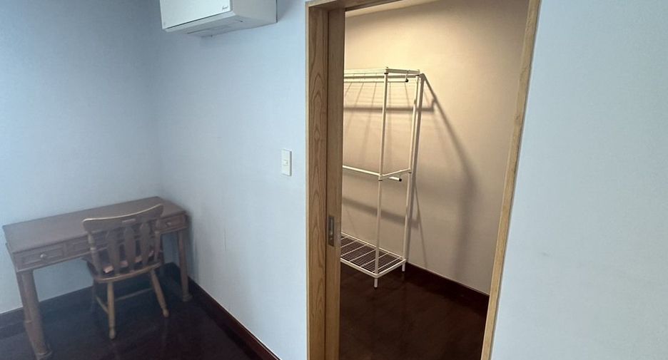 Condo en alquiler de 2 habitaciones en Khlong Toei, Bangkok