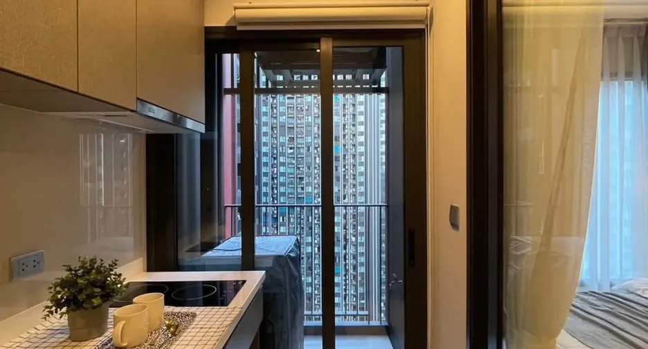 For rent studio condo in Huai Khwang, Bangkok