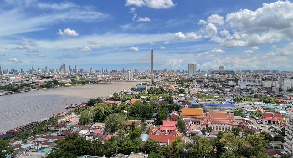 For rent 2 bedrooms condo in Bang Phlat, Bangkok