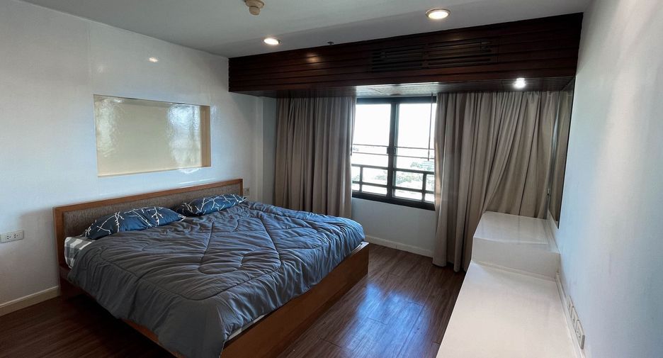 For rent 2 bedrooms condo in Bang Phlat, Bangkok