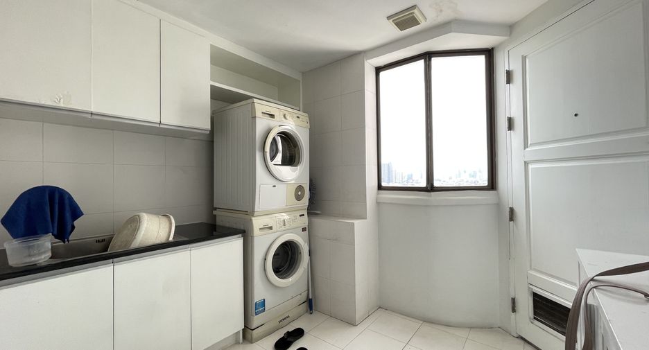 For rent 2 bedrooms condo in Bang Kho Laem, Bangkok
