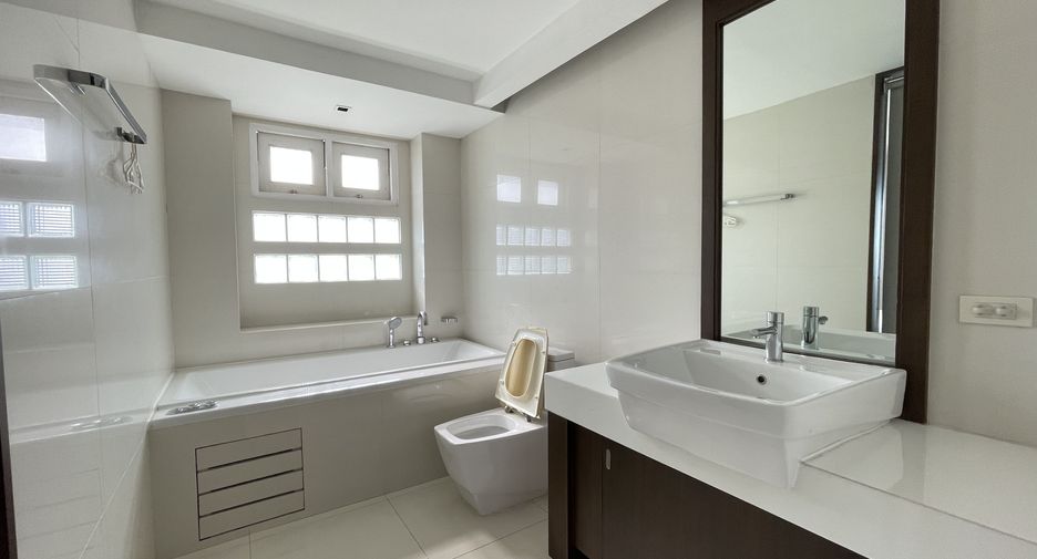 For rent 2 bedrooms condo in Bang Kho Laem, Bangkok